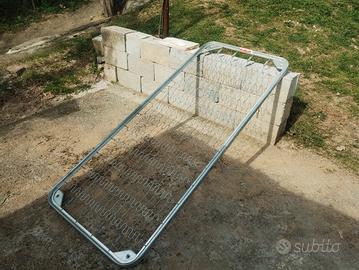 Branda singola con piedi