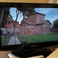 LE32R86BD è un televisore LCD Samsung da 32 pollic