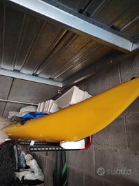 canoa della nota marca "nova" con gavone 