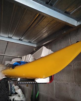 canoa della nota marca "nova" con gavone 