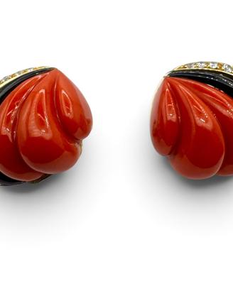 Orecchini oro giallo 750 diamanti corallo e onice