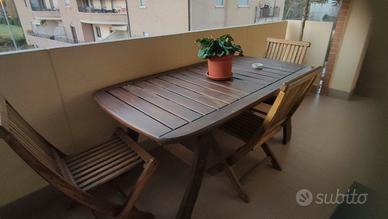 tavolo e 4 sedie da giardino