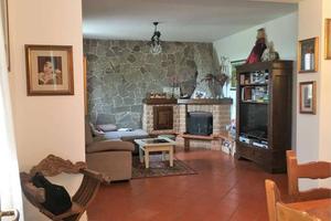 Rustico / Casale di 180 m² con più di 5 locali e p