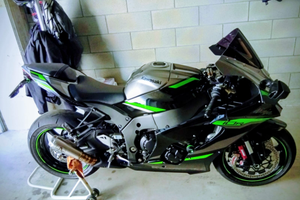 Kawasaki ninja zx10 r