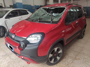 Fiat Panda Cross 1.0 Hybrid INCIDENTATA