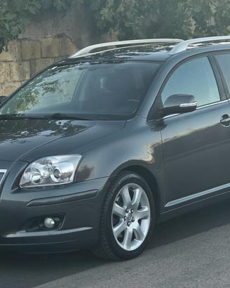 Toyota Avensis 2.0 D-4D 16V Station Wagon
