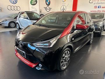 Toyota Aygo 1.0 VVT-i 69 CV 5 porte x-play TSS