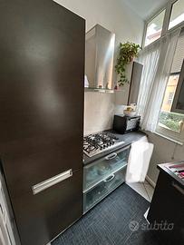 Cucina completa di elettrodomestici