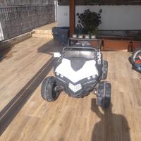 Jeep elettrica bianca per bambini