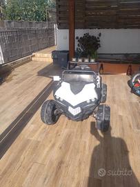 Jeep elettrica bianca per bambini