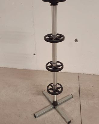 Colonna porta cerchi auto verticale