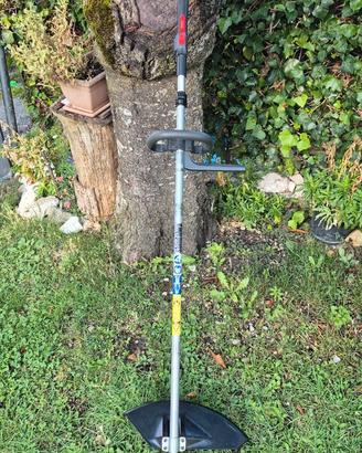 Decespugliatore a filo Shindaiwa