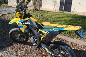 Suzuki SM Valenti 50