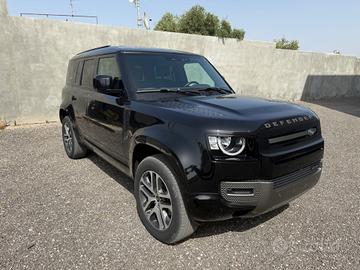 Land Rover Defender 110 3.0D I6 200 CV X-Dynamic S