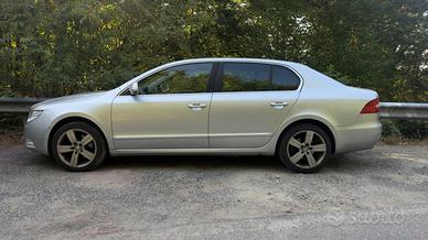 Skoda Superb DSG 2.0 TDI Elegance 170 CV Diesel