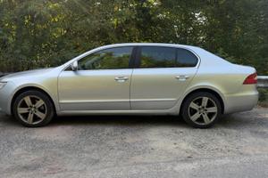 Skoda Superb DSG 2.0 TDI Elegance 170 CV Diesel