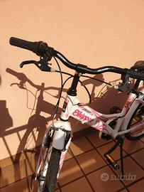 Bicicletta bambina bianca e rosa Skipper Nuzzi