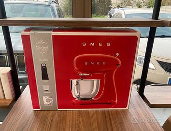 Impastatrice smeg rossa