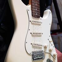 FENDER SQUIER STRATOCASTER MADE IN KOREA 1995 