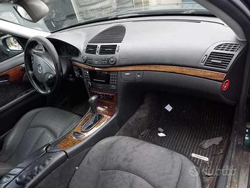 ricambi mercedes classe E anno 2005