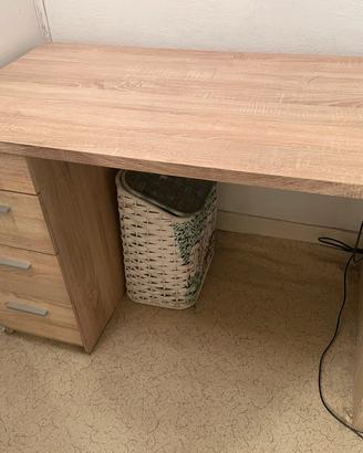Scrivania con cassetti legno chiaro