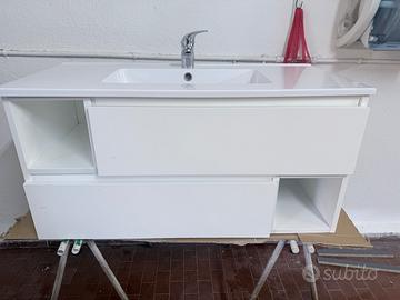 Lavandino completo di cassetti,rubinetto e tubi