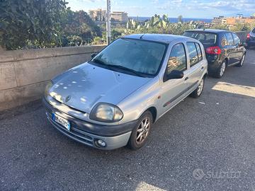 RENAULT Clio 1.2