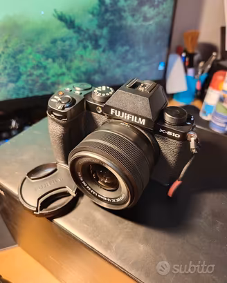 Fujifilm x-s10 con obbiettivo xc 15-45