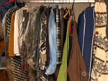 Scarpe e vestiti “vintage” in buonissimo stato