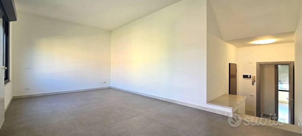 Appartamento di 121 m² con 5 locali e box auto a R - Vista 3
