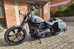 Harley-Davidson Softail Street Bob