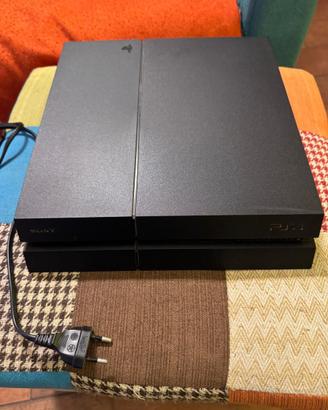 PLAYSTATION 4