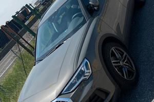 AUDI Q3 35 TDI S tronic Business