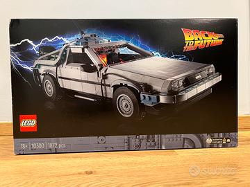 LEGO 10300 Macchina di Ritorno al Futuro Delorean