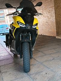 moto Aprilia 200 cc