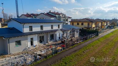 VILLA A SCHIERA CENTRALE A RUBIERA