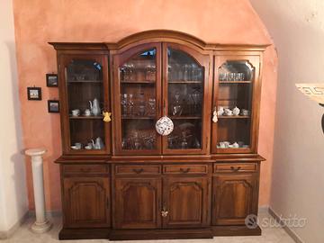 credenza in legno di noce