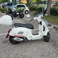 Vespa 300 gts