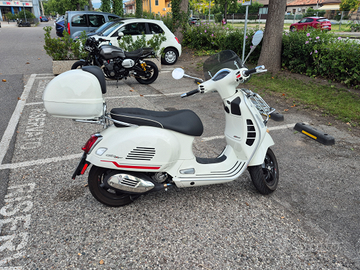 Vespa 300 gts
