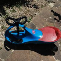 Triciclo senza pedali guida con volante a cloche