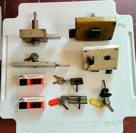 N° 9 serrature: 2 serrature nuove+7serrature usate