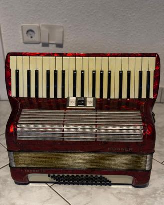 Fisarmonica Hohner Tango IM 60 bassi
