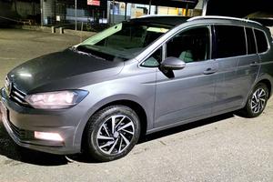 Touran TDI 2.0 cambio automatico 7 posti