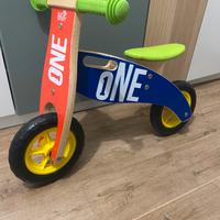 Bicicletta senza pedali in legno