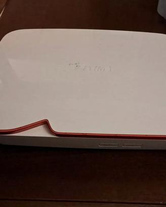 Modem TIM Adsl/Fibra 768600 con cavo ricarica