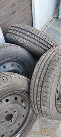 Pneumatici estivi 175/65 R14 + cerchi in ferro