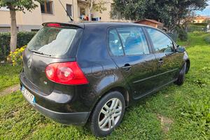 Volkswagen Golf 5ª serie 1.6 Benzina – Distribuzio