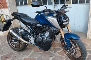 HONDA CB125R 2022