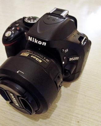 NIKON D5200 (7000 scatti)+Nikon AF-S DX 35mm f/1.8