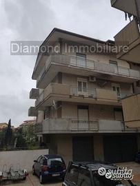 Appartamento 4vani con garage a Piedimonte Etneo